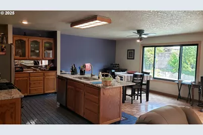 1026 SE 213th Ave, Gresham, OR 97030 - Photo 9