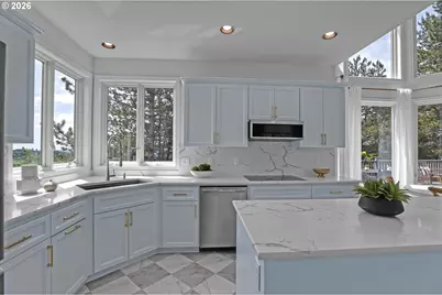 9428 NW Hopedale Ct, Portland, OR 97229 - Photo 9