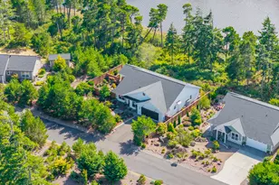 88060 Lake Point Dr, Florence, OR 97439 - Photo 5