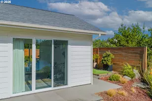 88060 Lake Point Dr, Florence, OR 97439 - Photo 9