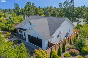 88060 Lake Point Dr, Florence, OR 97439 - Photo 13
