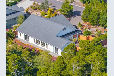 88060 Lake Point Dr, Florence, OR 97439 - Photo 7