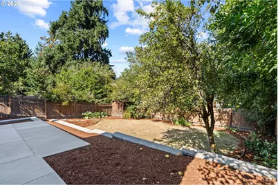 7776 SW 5th Ave, Portland, OR 97219 - Photo 43