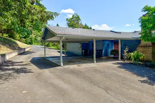 781 Black Oak Dr, Roseburg, OR 97471 - Photo 5