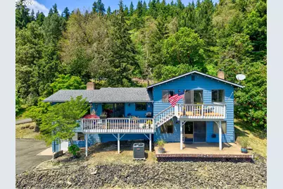 781 Black Oak Dr, Roseburg, OR 97471 - Photo 1