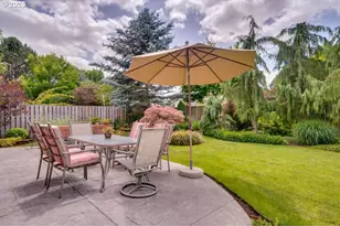 2145 NW Chrystal Dr, McMinnville, OR 97128 - Photo 43