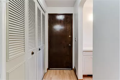 4742 Thunderbird St, Eugene, OR 97404 - Photo 9