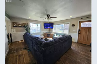 711 SE 8th St, Pendleton, OR 97801 - Photo 9