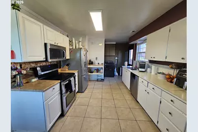 711 SE 8th St, Pendleton, OR 97801 - Photo 11