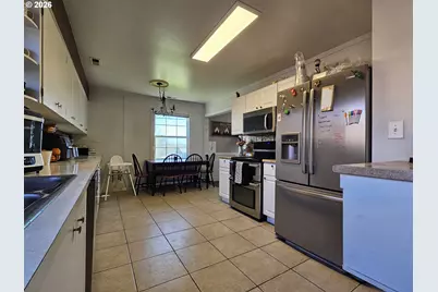 711 SE 8th St, Pendleton, OR 97801 - Photo 15