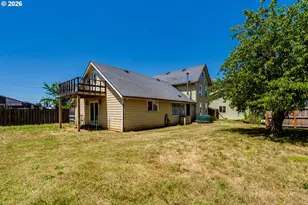220 E Main St, Lowell, OR 97452 - Photo 35