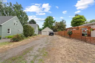 12425 SW 7th St, Beaverton, OR 97005 - Photo 27