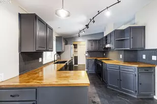 12450 SW Fischer Rd, Portland, OR 97224 - Photo 15