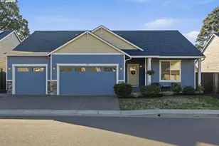 329 S 7th St, Carlton, OR 97111 - Photo 3