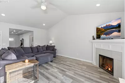 329 S 7th St, Carlton, OR 97111 - Photo 7
