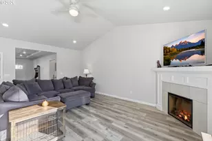 329 S 7th St, Carlton, OR 97111 - Photo 7
