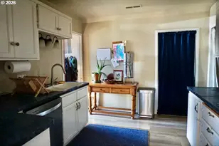 608 SW 2nd St, Enterprise, OR 97828 - Photo 5