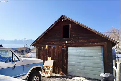 608 SW 2nd St, Enterprise, OR 97828 - Photo 13