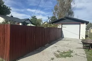 890 Valley Ave, Baker City, OR 97814 - Photo 5
