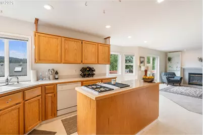 8943 SW 149th Pl, Beaverton, OR 97007 - Photo 9