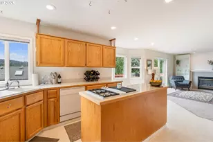 8943 SW 149th Pl, Beaverton, OR 97007 - Photo 9