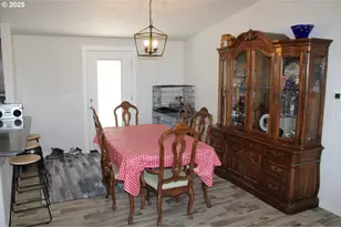 526 SE 15th St, Pendleton, OR 97801 - Photo 9