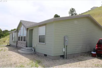 526 SE 15th St, Pendleton, OR 97801 - Photo 1