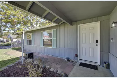 5611 NE 38th St, Vancouver, WA 98661 - Photo 3