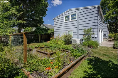 2490 Emerald St, Eugene, OR 97403 - Photo 27