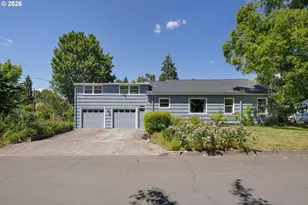 2490 Emerald St, Eugene, OR 97403 - Photo 3