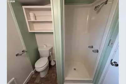 2490 Emerald St, Eugene, OR 97403 - Photo 37