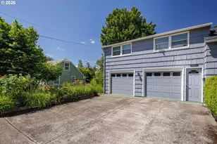 2490 Emerald St, Eugene, OR 97403 - Photo 25