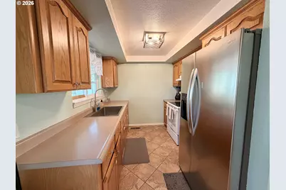 226 Johnson St, Sutherlin, OR 97479 - Photo 7