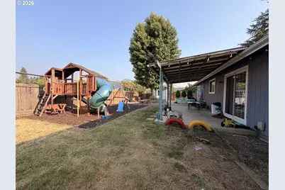 226 Johnson St, Sutherlin, OR 97479 - Photo 29