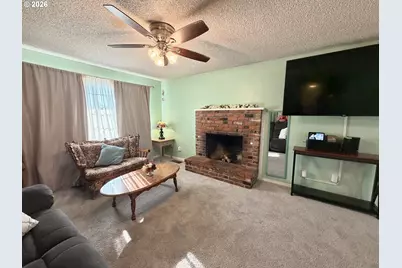 226 Johnson St, Sutherlin, OR 97479 - Photo 15
