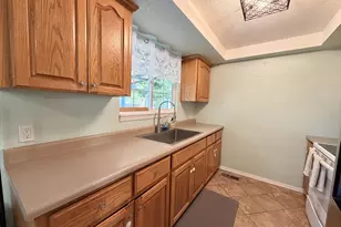 226 Johnson St, Sutherlin, OR 97479 - Photo 5