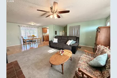 226 Johnson St, Sutherlin, OR 97479 - Photo 13