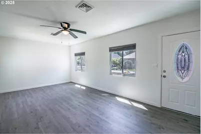 278 Cherry Ct, Cottage Grove, OR 97424 - Photo 7