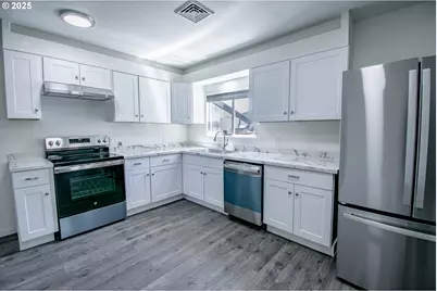 278 Cherry Ct, Cottage Grove, OR 97424 - Photo 17