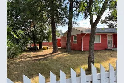 95 S 17th Ave, Elgin, OR 97827 - Photo 3