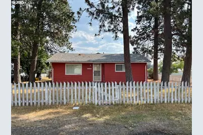 95 S 17th Ave, Elgin, OR 97827 - Photo 1