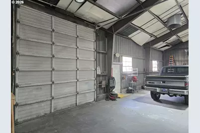 390 N Front St, Coos Bay, OR 97420 - Photo 9
