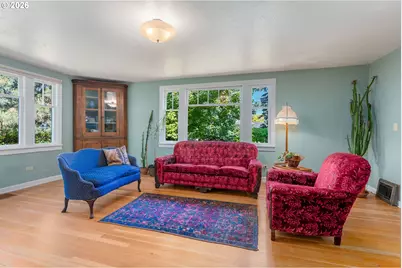 1003 5th St, Hood River, OR 97031 - Photo 5