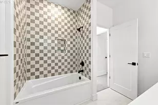 6033 SE Tenino St, Portland, OR 97206 - Photo 25