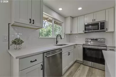 680 SW Willow Creek Dr, Beaverton, OR 97003 - Photo 11