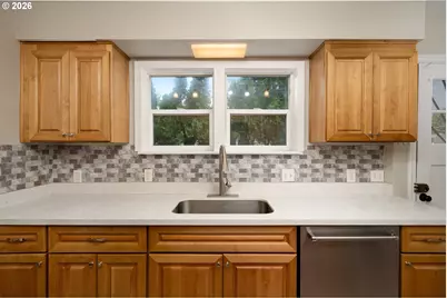 2010 NE 78th Ave, Portland, OR 97213 - Photo 11