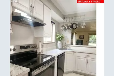 9910 SW Trapper Ter, Beaverton, OR 97008 - Photo 11