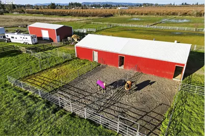 10093 NE Wiseacre Ln, Aurora, OR 97002 - Photo 9