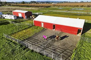 10093 NE Wiseacre Ln, Aurora, OR 97002 - Photo 9
