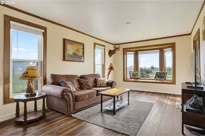 10093 NE Wiseacre Ln, Aurora, OR 97002 - Photo 21